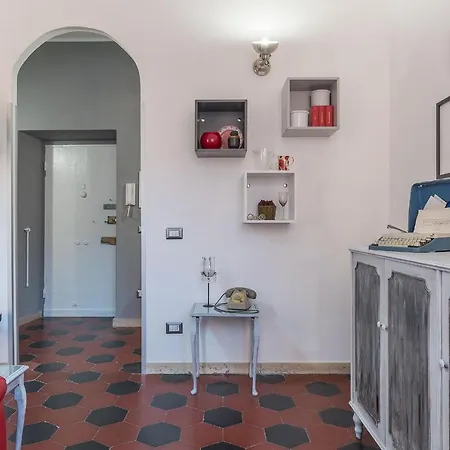 Testaccio Colourful Διαμέρισμα *